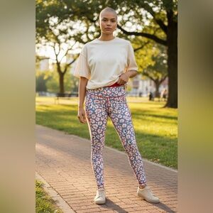 Stylish Leopard Print Leggings size small nwot